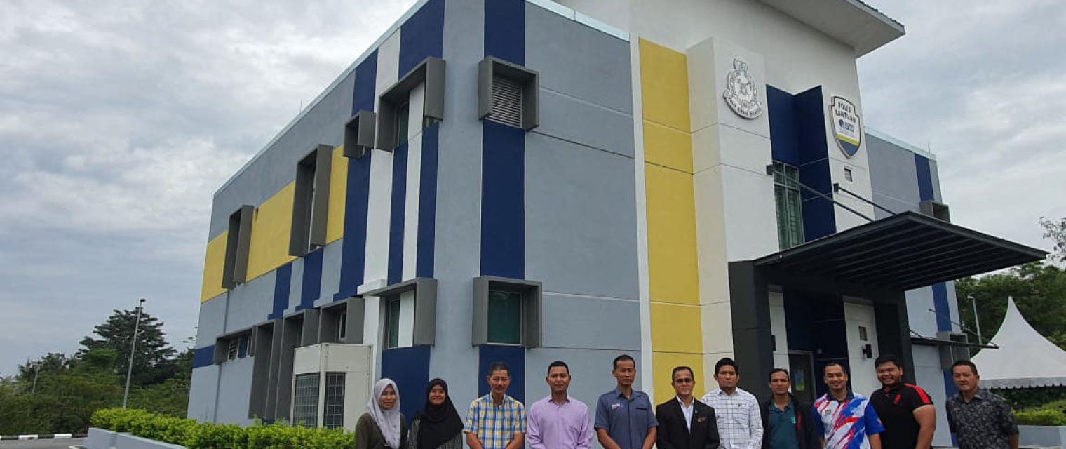 MAJLIS PENYERAHAN PROJEK NAIKTARAF